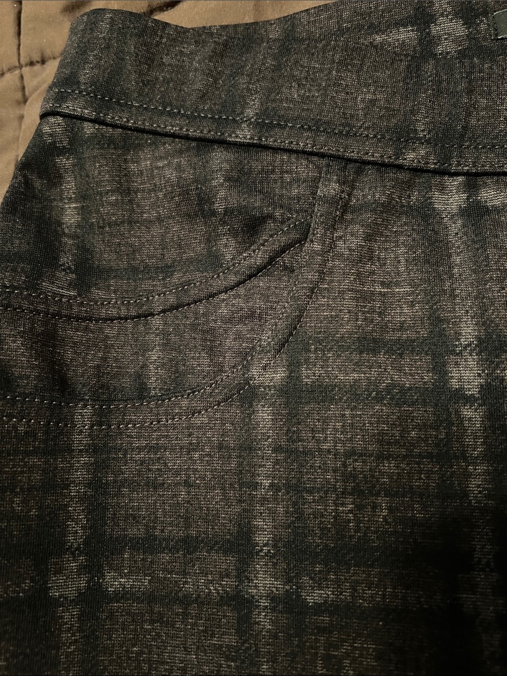 Simply Vera Women's Black and Brown Plaid Slim Fit Pants - Picture 4 of 7